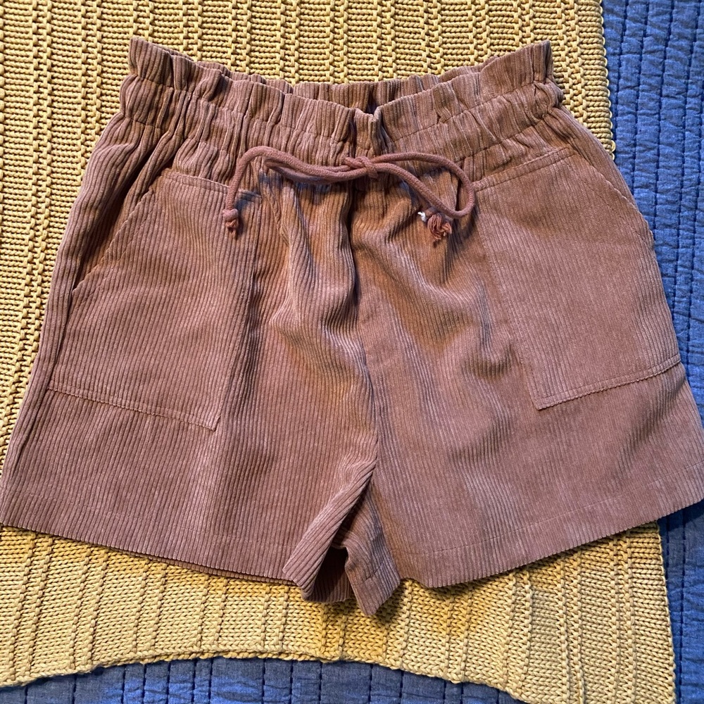 High Waisted Shorts M